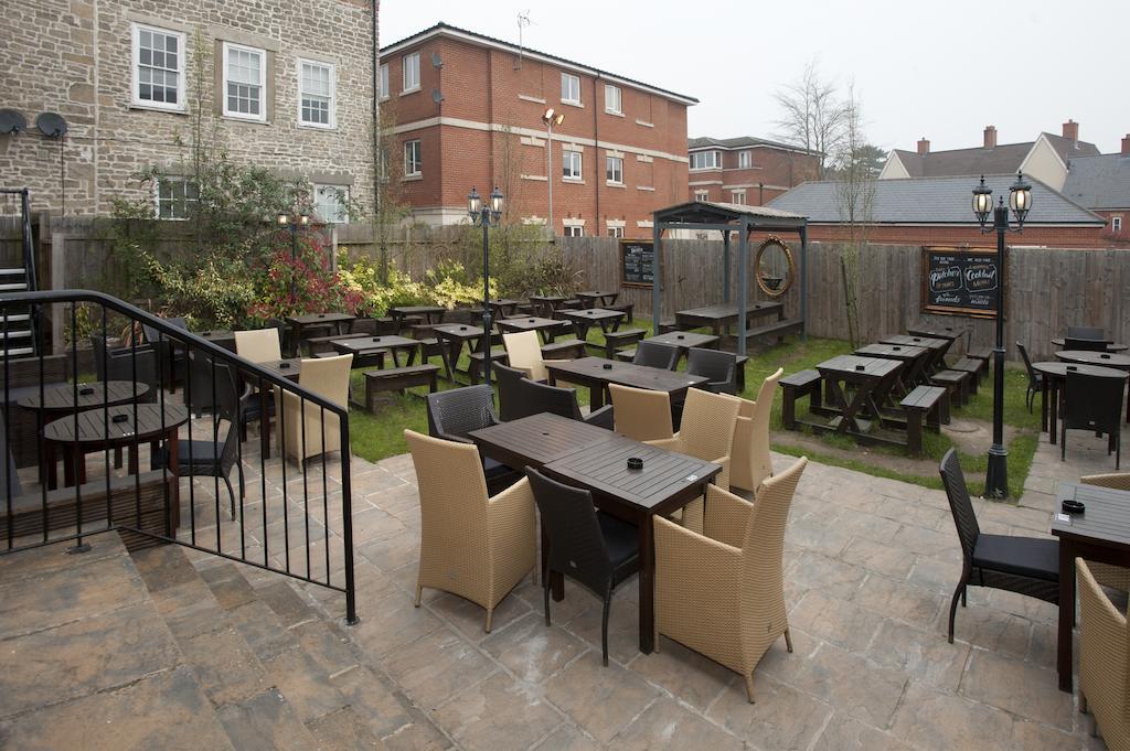 Hotel The Goddard Arms Swindon Exterior foto