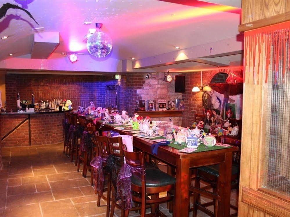 Hotel The Goddard Arms Swindon Exterior foto